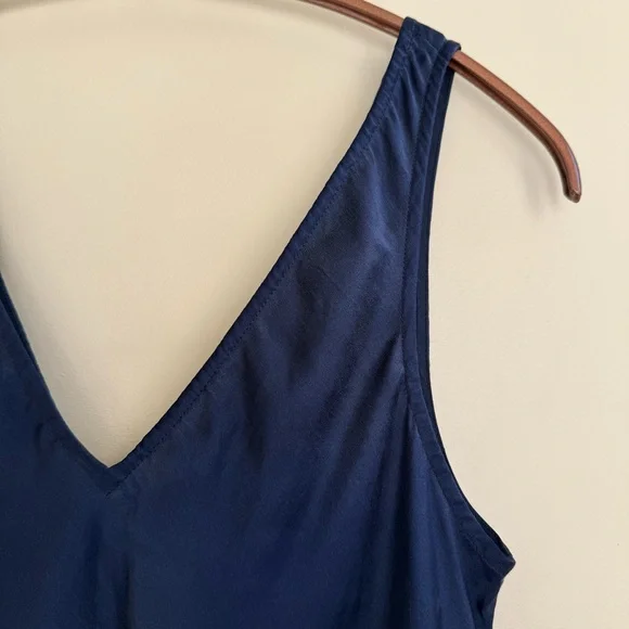 J.CREW The 2003 Washed Silk V-Neck Tank Bias Cut size 2 - Picture 4 of 11